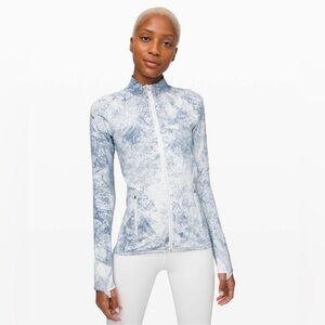 Lululemon Ebb to Train Jacket Wash
White Luna Marbled Print Size 8 Tye Dye